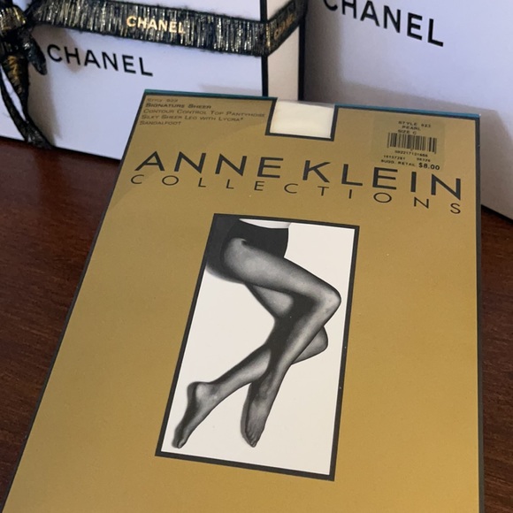Anne Klein Signature Sheer Control Top Pantyhose - Picture 8 of 8